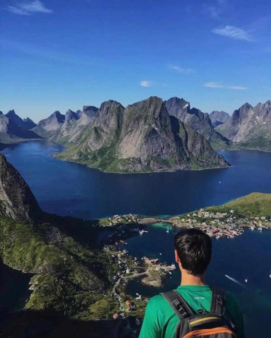 Madelhea Cabin- Seaview Lodge Reine Bagian luar foto