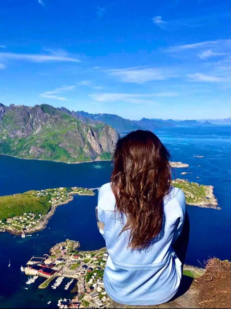 Madelhea Cabin- Seaview Lodge Reine Bagian luar foto