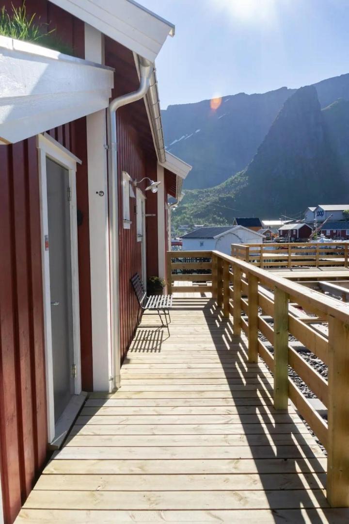 Madelhea Cabin- Seaview Lodge Reine Bagian luar foto