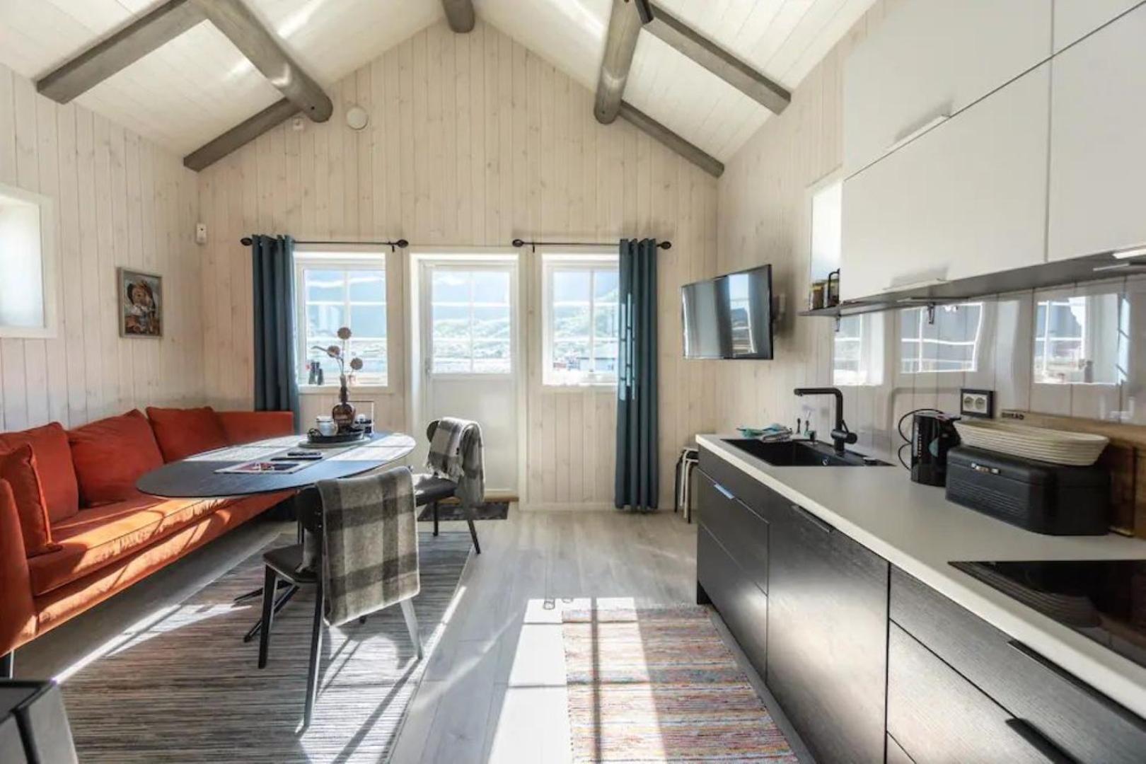 Madelhea Cabin- Seaview Lodge Reine Bagian luar foto